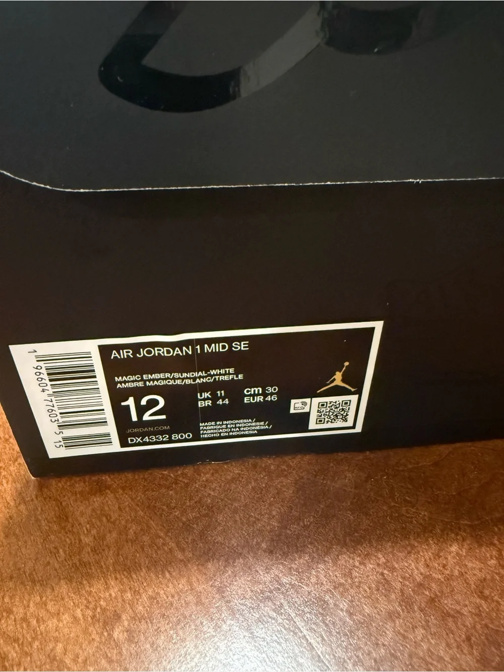 Jordan 1 Mid SE Flight Club
